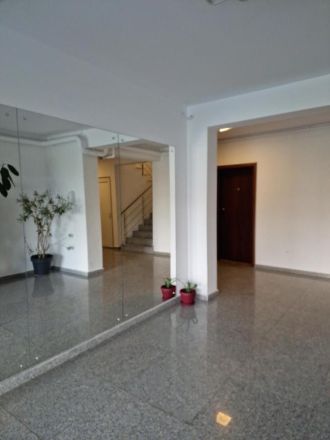 Amazing Apartament With Garden Bucharest Airport Self Check-In!! Otopeni Eksteriør billede